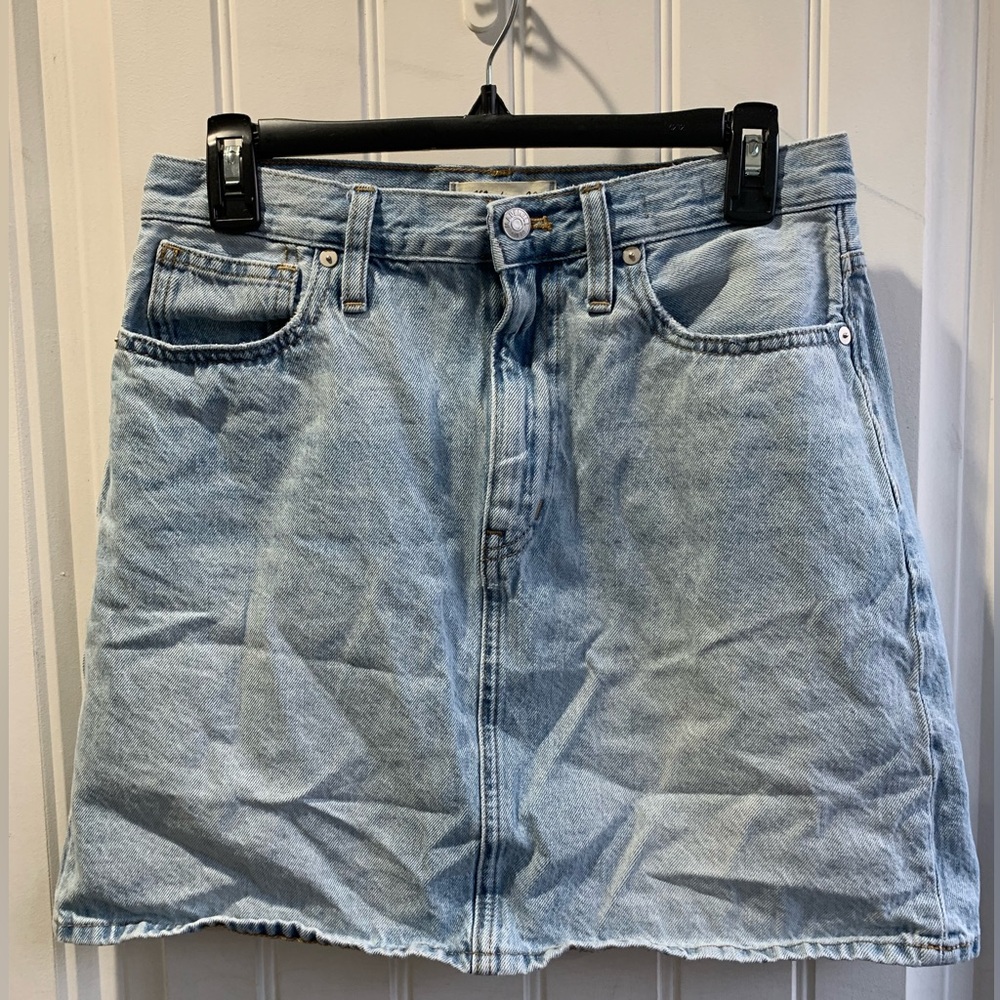 Rigid denim A-Line madewell skirt. In used condition.